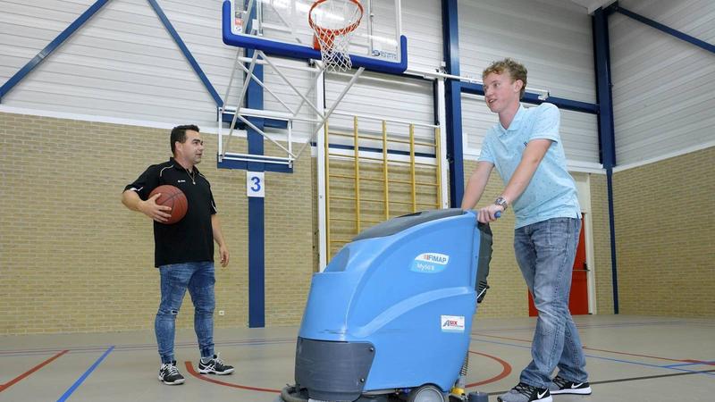 WIlliam klust in de Sporthal